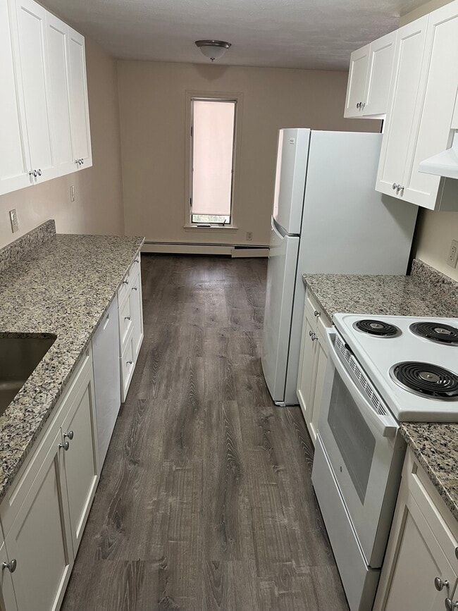 Building Photo - 2 Norton Ave Unit 7A