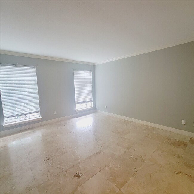 Building Photo - 2333 Bering Dr Unit 226