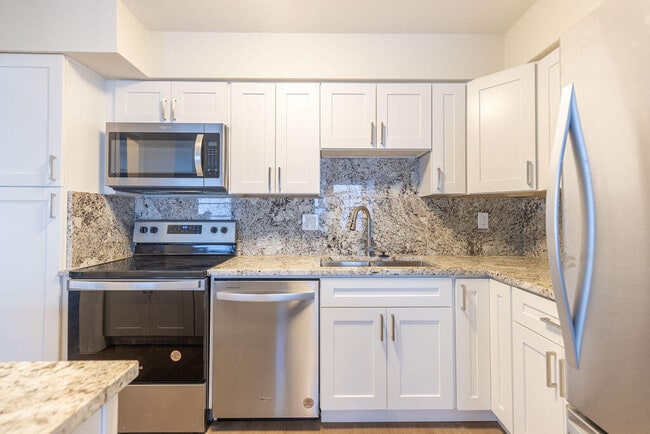 Photo - 114 S Lakeside Dr