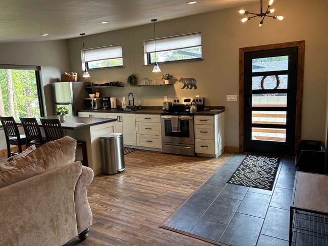 Photo - 1006 Meadowlark Ln