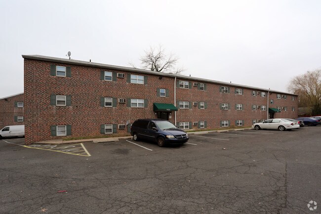 Oxford Plaza Apartments - Oxford Plaza Apartments