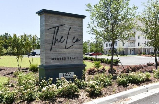 Photo - 147 Laurenco Loop Unit Emerald