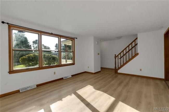 Photo - 276 Tennyson Terrace