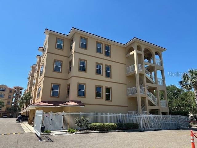 Building Photo - 606 Wells Ct Unit 302