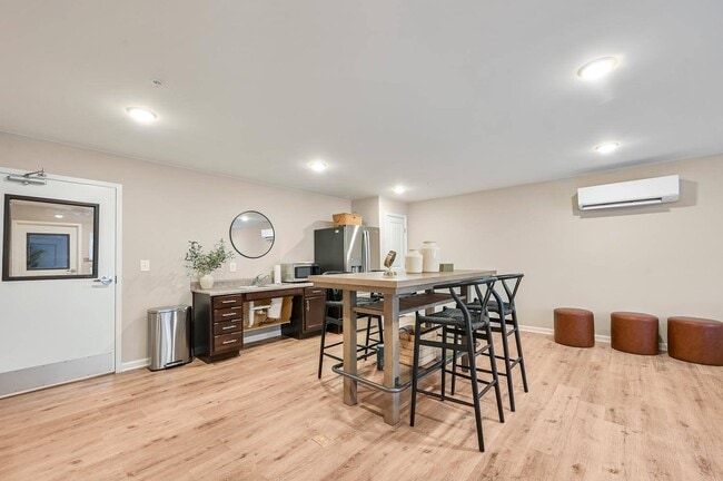 Photo - Hawkins Pointe
