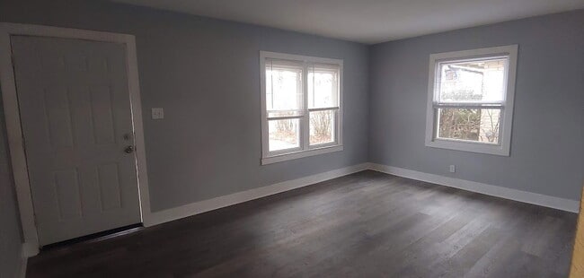 Photo - 5955 N 79th St