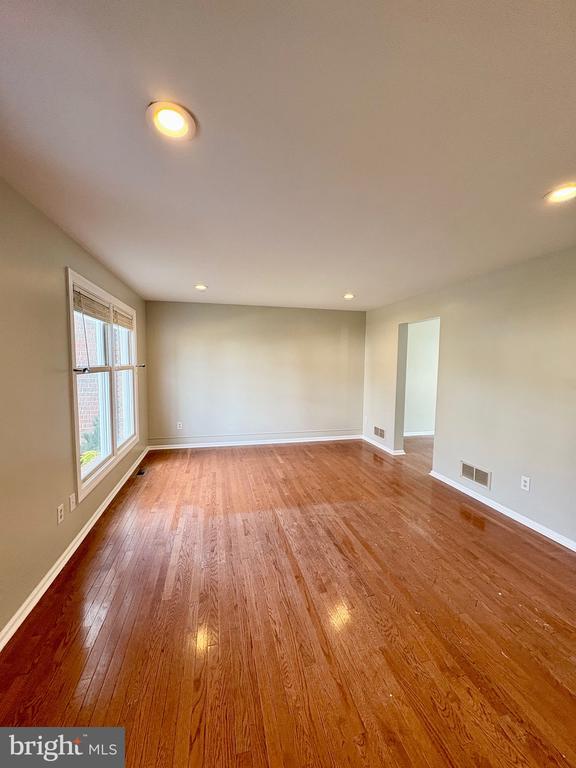 Photo - 106 Sunset Way