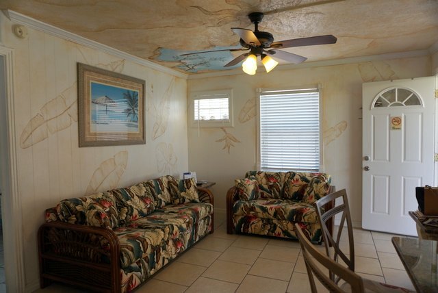 nice and beachy feel - 17880 Gulf Blvd Unit # 19