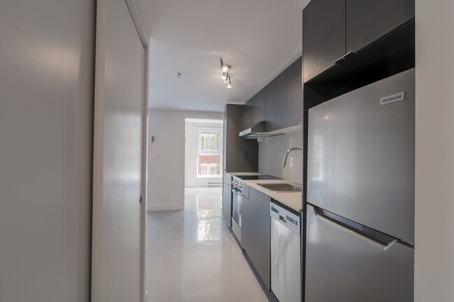Photo - 4350 Av. de l'Hôtel-de-Ville Unit 202