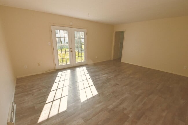 Photo - 3 Bedroom 1.5 Bath in North side of South ... Casa