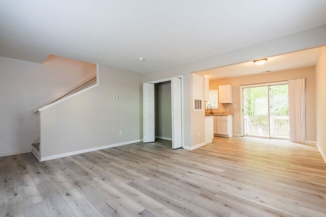 Photo - 623 Hilltop Dr