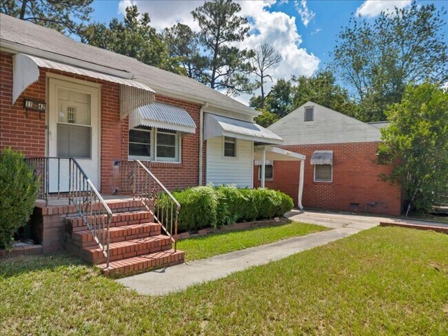 Photo - 1142 Lamont St