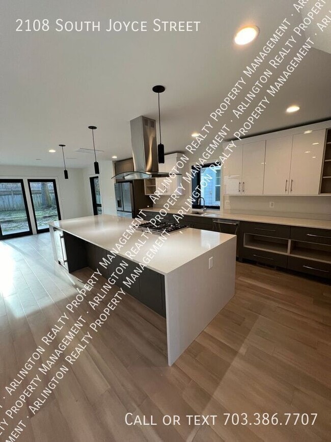 Photo - 2108 S Joyce St