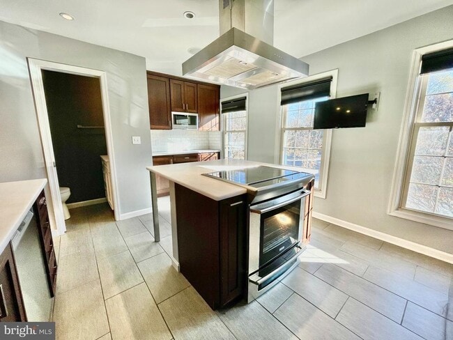 Photo - 1228 C St SE