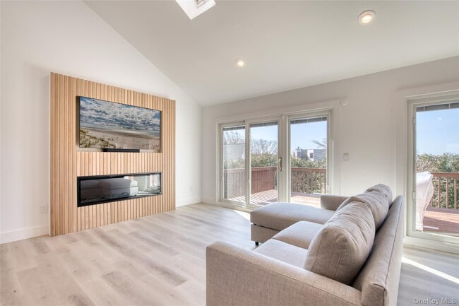 Photo - 32 Library Ave