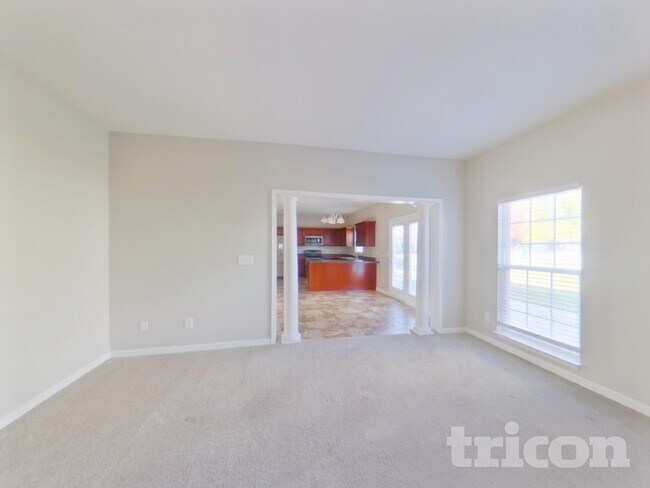 Photo - 2013 Fiona Way