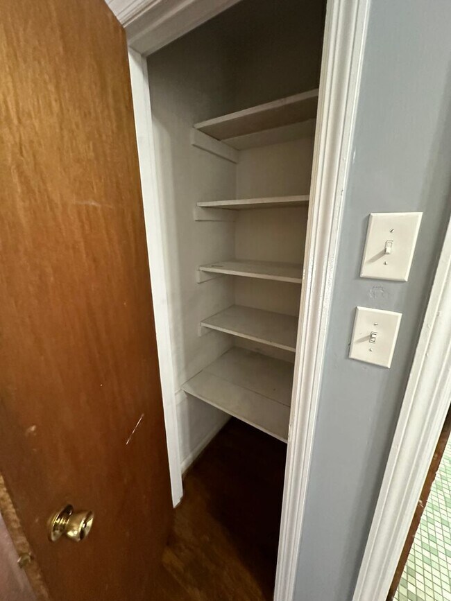 3 bedroom house in Fulton Hill! Laundry, C... Rental House Rental in