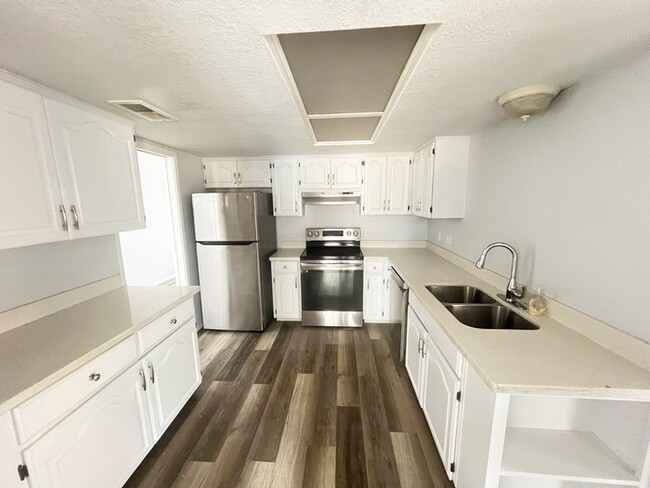 Photo - 994 Blue Bonnet Dr