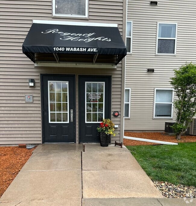 Building Photo - Regency Heights Rental