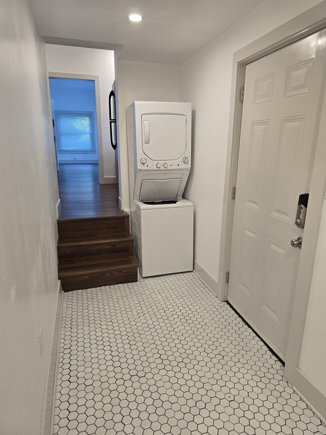 Photo - 3936 Mercier St Unit 2
