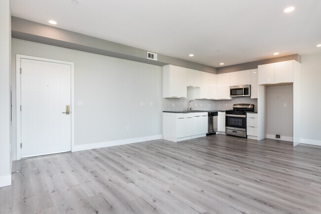 Photo - 14612 Calvert St Unidad 407