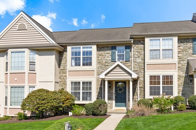 Photo - 622 Royal View Dr