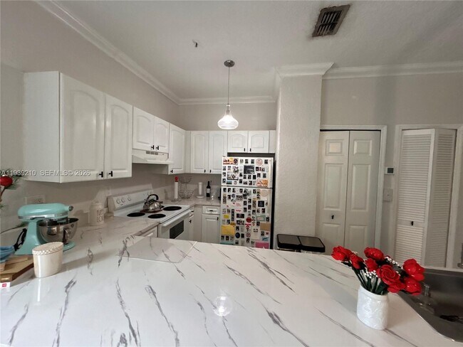 Photo - 2734 Bird Ave Unit 204