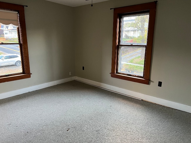 Photo - 2260 Lake Shore Rd