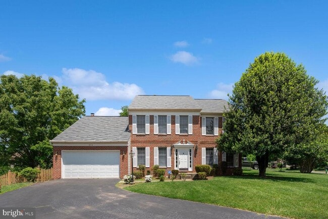 Photo - 893 Broad Oaks Dr House
