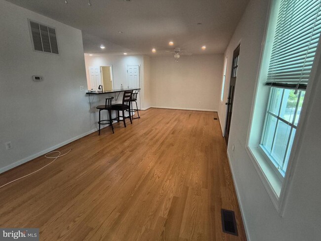 Photo - 2906 24th St N
