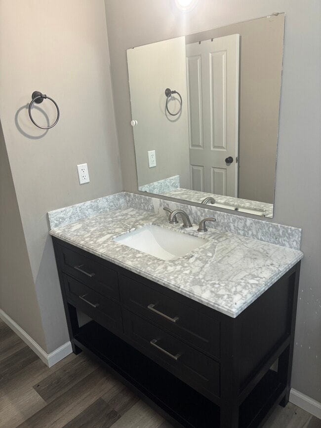 Photo - 1611 Briarwood Dr