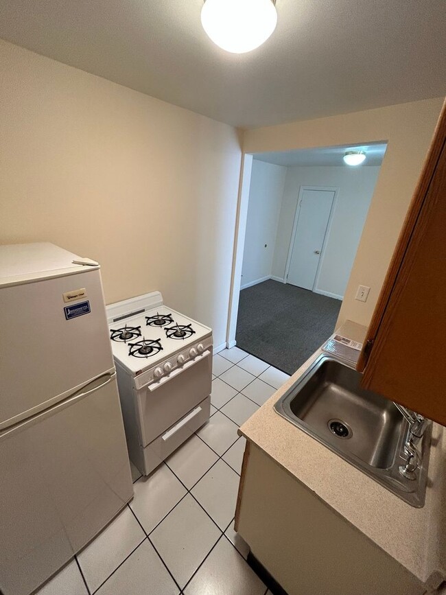 Photo - 72 Hyde St Unit 72 Hyde Street #4