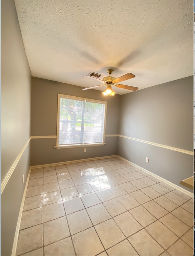 Photo - Northpointe Duplex Available for May!