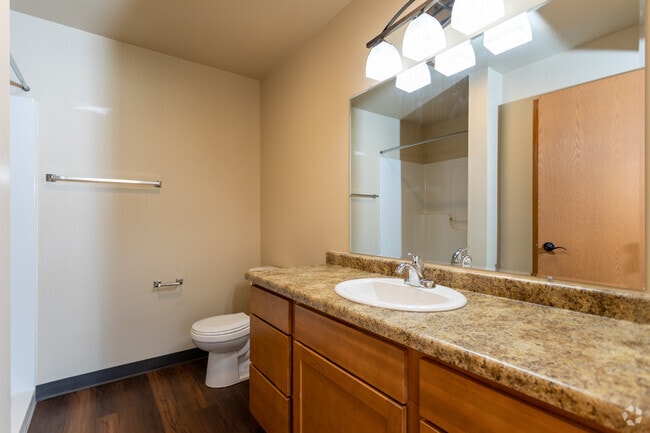 2BR, 2BA - 2F