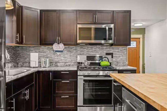 Photo - 2853 S Ellen St