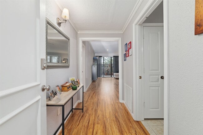Building Photo - 2400 N Braeswood Blvd Unit 108 Rental