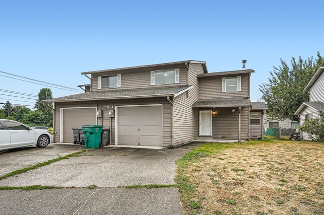 Photo - 2025 C St SE Unit B