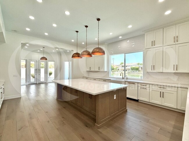 1523 E Treasure Cove Dr