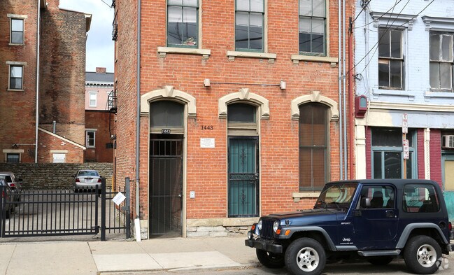 Photo - 1443 Walnut St
