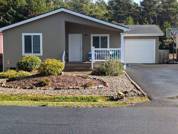 Front of home. The road it is located on, Sea mist, was just recently paved. - 3626 Sea Mist Ave House