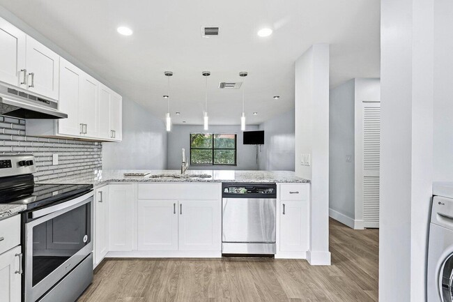 Building Photo - 12989 Odessa Trail Unit 5