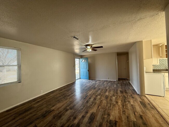 Photo - 1809 E Bayley St