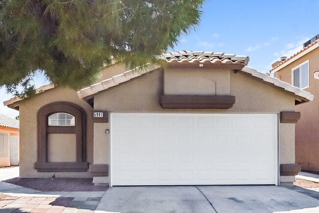 Building Photo - 5901 Commodore Cove Dr Rental