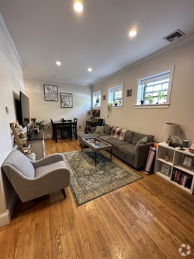 Building Photo - 779 E 5th St Unit #2 Rental