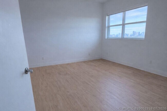 14951 Royal Oaks Ln Unit 1607