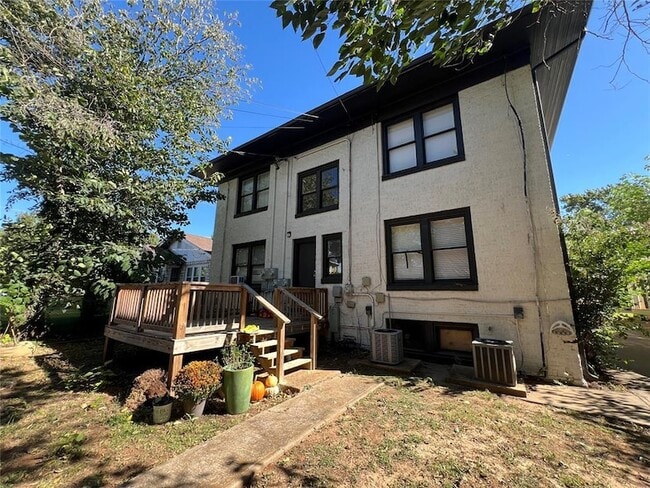 Photo - 3019 N Robinson Ave Unidad 3021