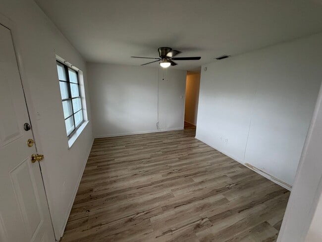 Photo - Experience the ultimate comfort of living in a 3-bedroom single-family home today!
