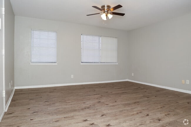 1BR, 1BA - 664SF