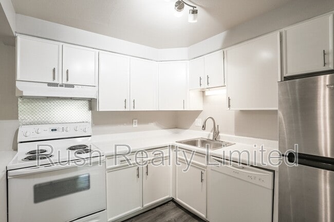 Photo - 1800 Fenton St Unidad #10 - 2nd Flr 1-bedroom