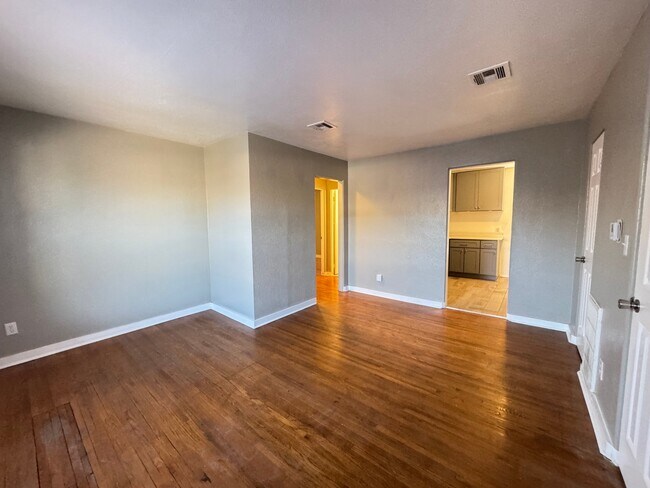 Photo - 2030 NW 25th St Unidad 17